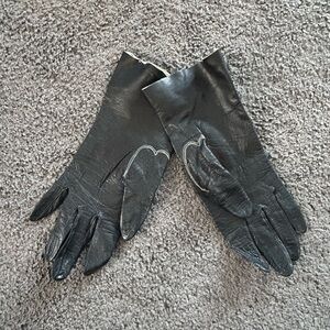 Vintage Black Leather Gloves Wrist Length
